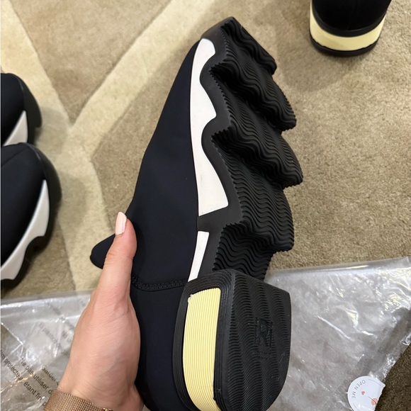 Elegant Women's Black and White Ankle Boots - Picture 5 of 8